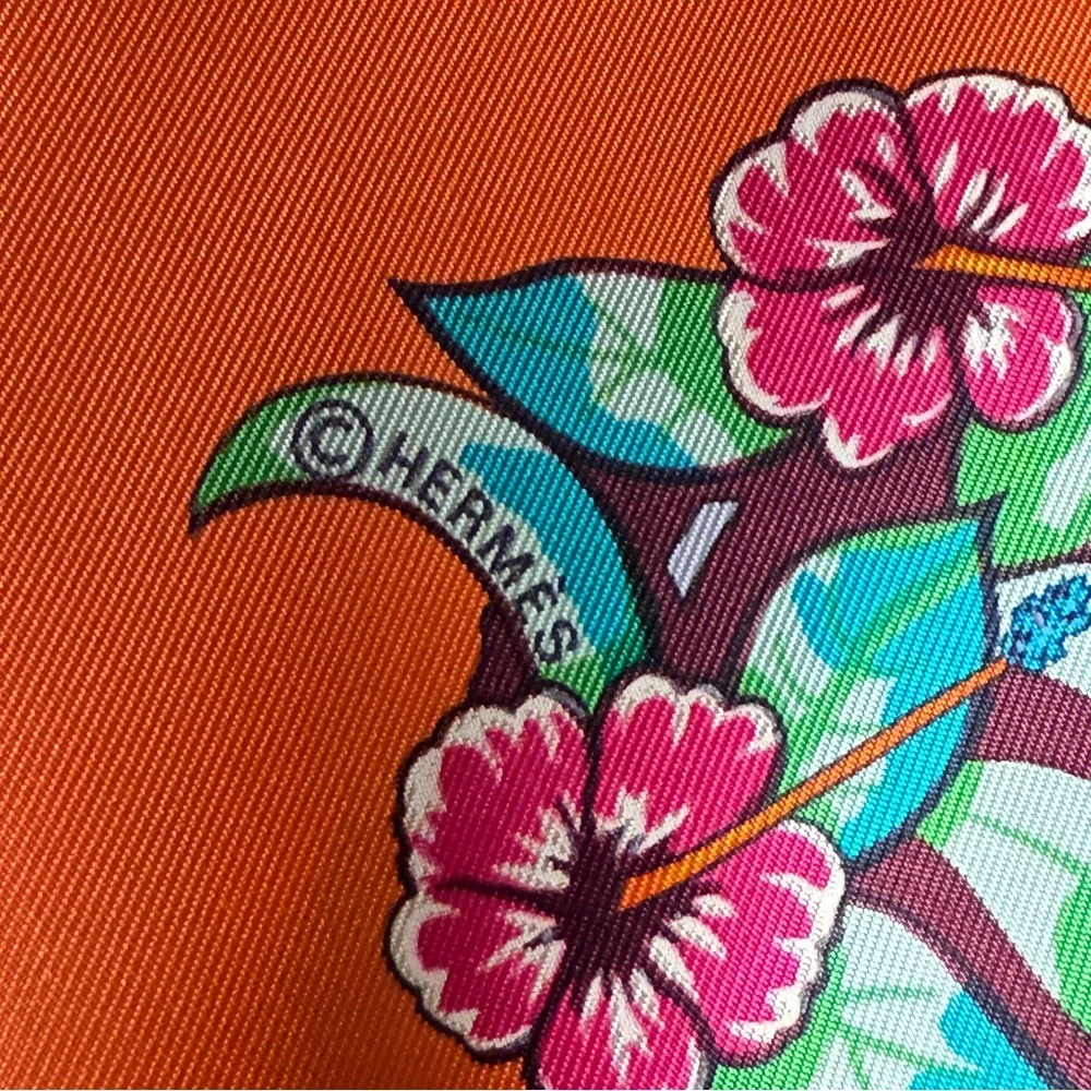 Hermès Jungle Love Silk Scarf - Picture 6 of 16